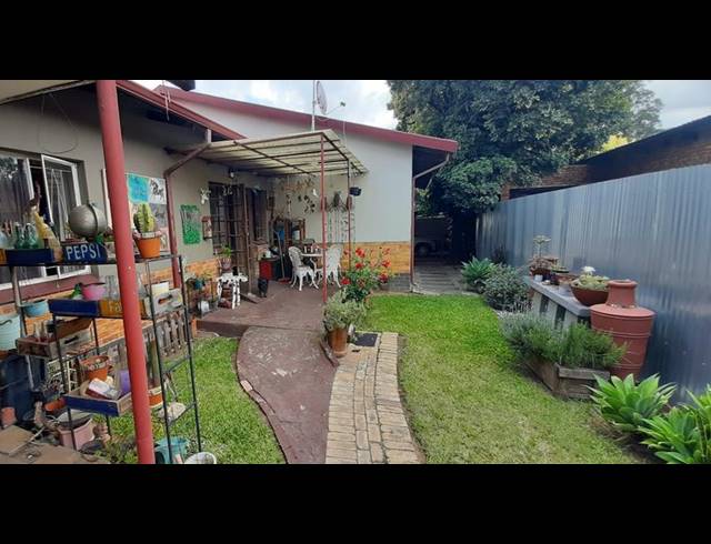 6 BEDROOM HOUSE FOR SALE IN CAPITAL PARK